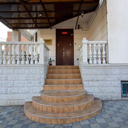Silk Road Hotel Tbilisi Exteriör bild