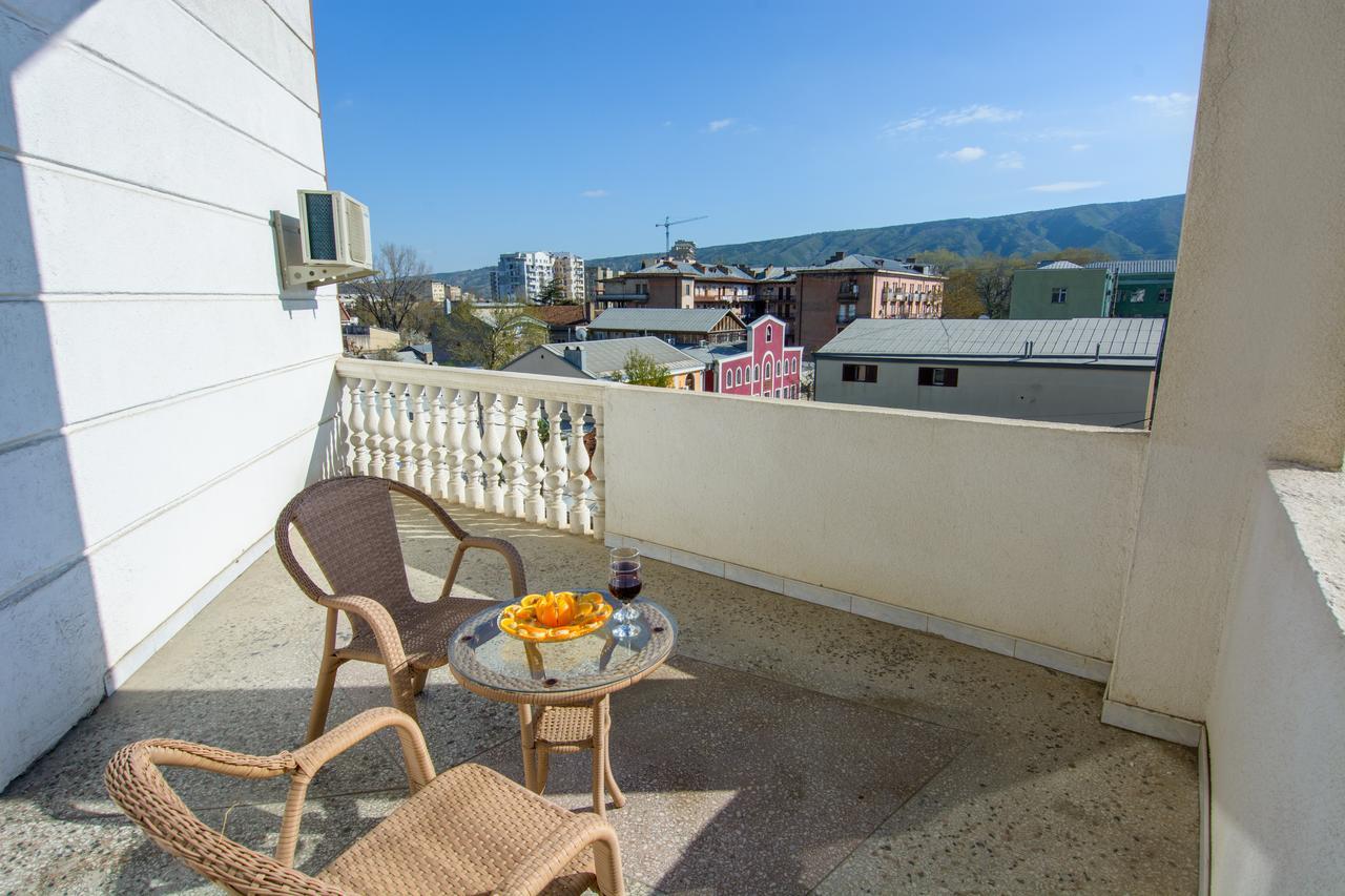 Silk Road Hotel Tbilisi Exteriör bild