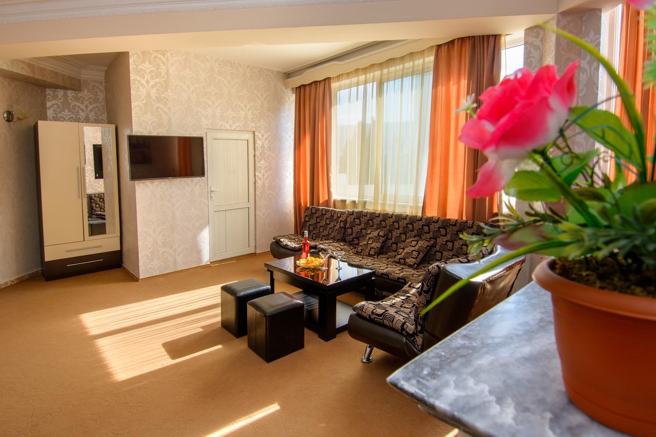 Silk Road Hotel Tbilisi Exteriör bild